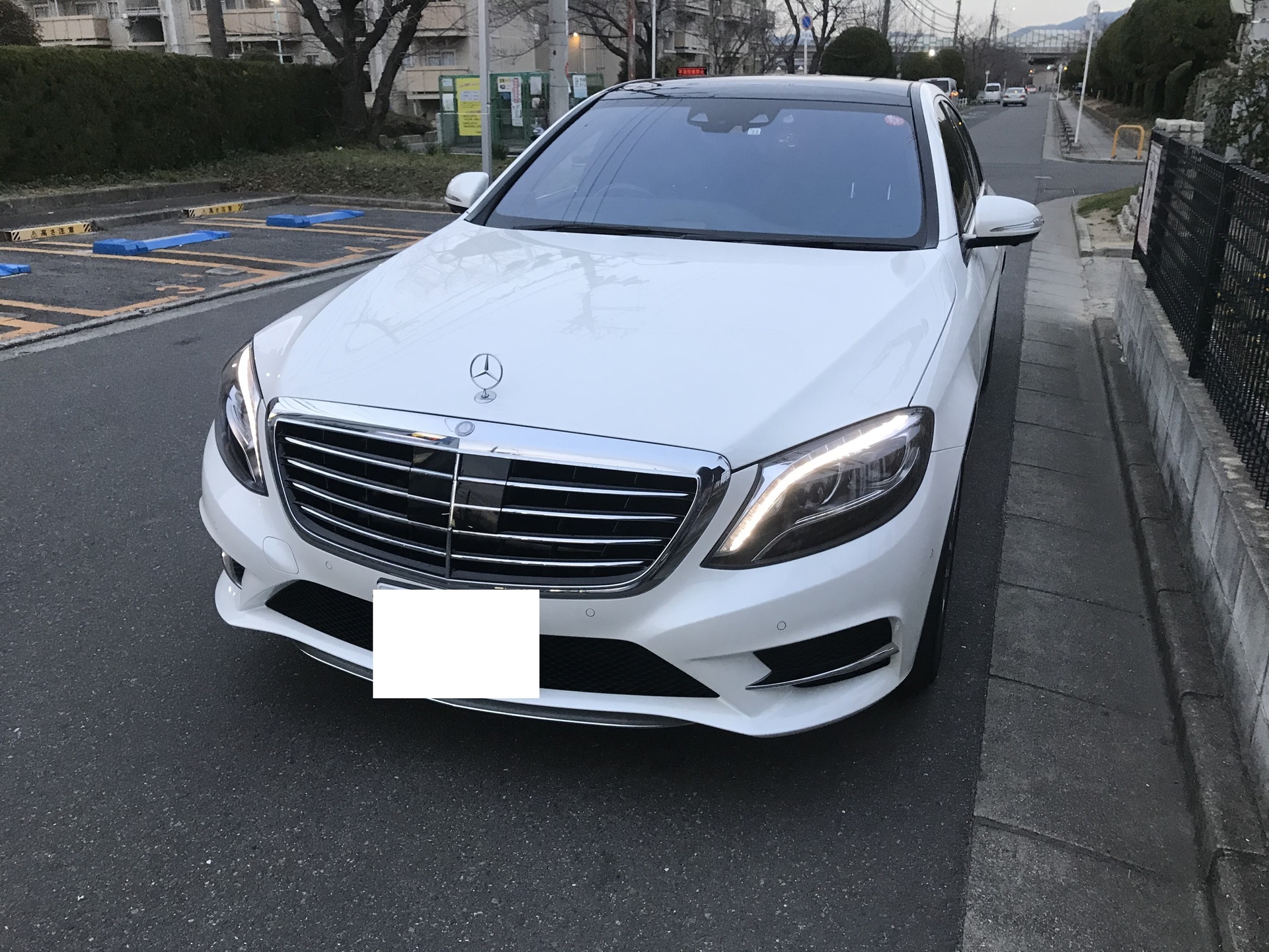 W222 ベンツｓクラス S300h中古で購入しました セルシオに乗っています